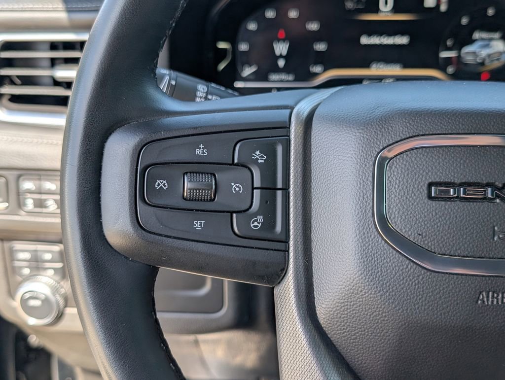 Used 2023 GMC Yukon XL Denali AWD/4WD image 24