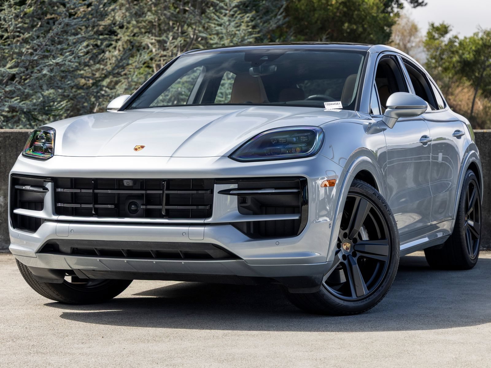 Certified 2025 Porsche Cayenne GTS AWD/4WD image 1