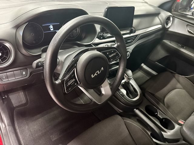 Used 2022 Kia Forte LXS FWD image 9