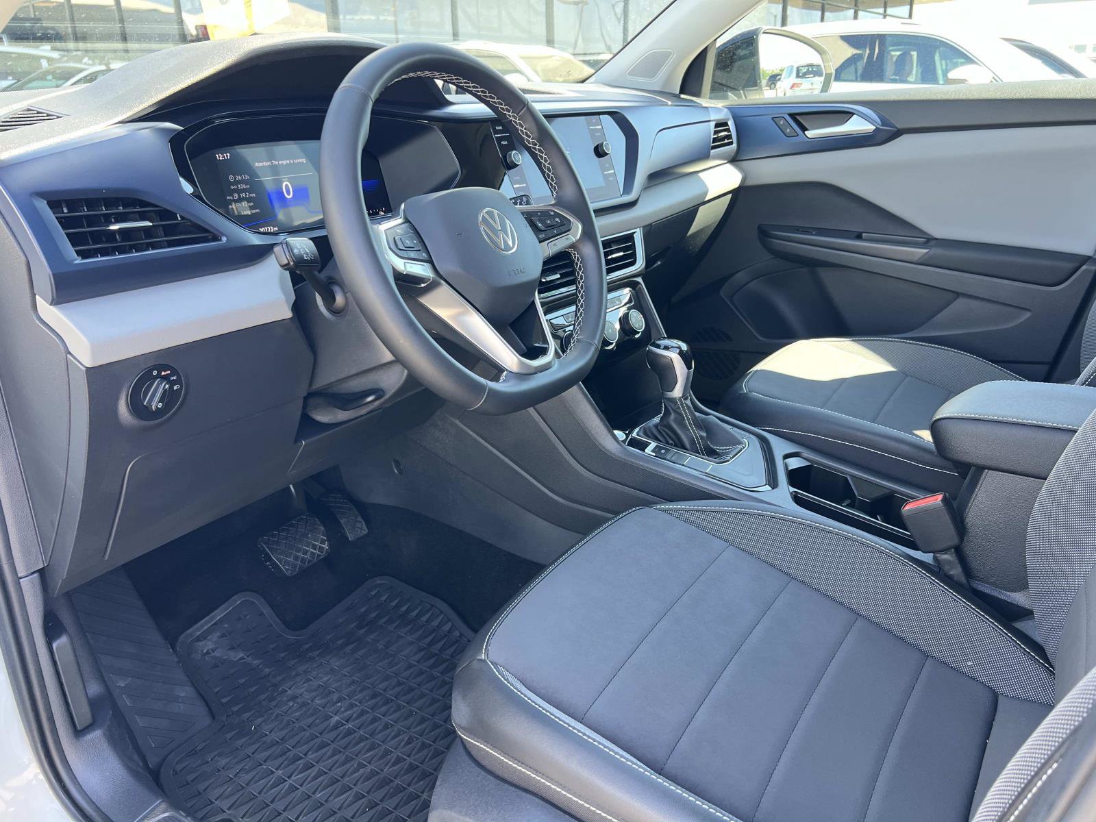 Certified 2023 Volkswagen Taos SE w/ Black Wheel Package image 5