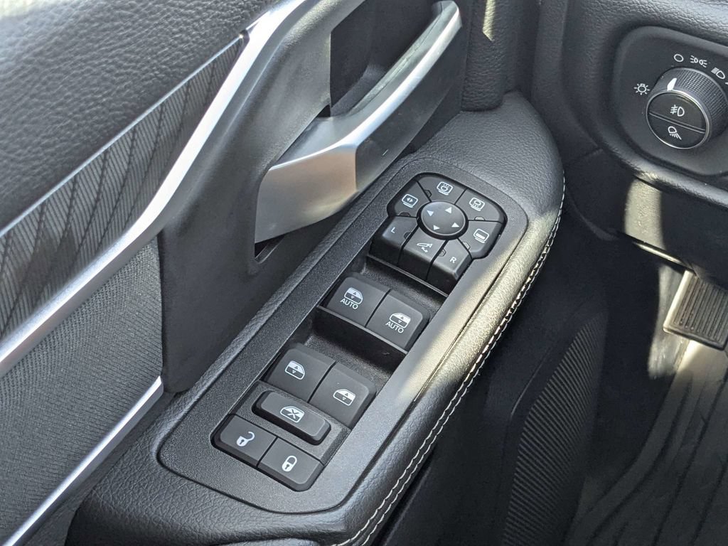 New 2026 RAM 2500 Big Horn AWD/4WD image 19