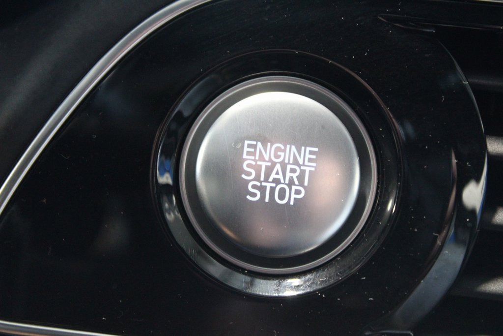 Used 2023 Genesis G70 2.0T image 30