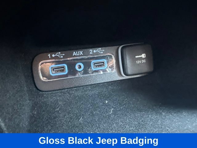 Used 2022 Jeep Grand Cherokee Laredo X AWD/4WD image 24