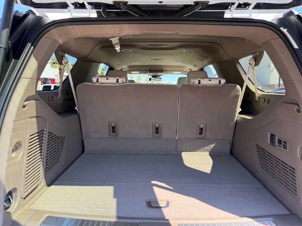 New 2026 GMC Yukon XL Denali w/ LPO, Floor Liner Package AWD/4WD image 21