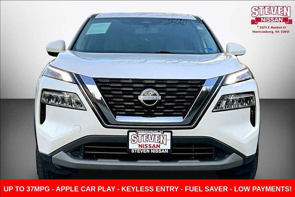 Used 2023 Nissan Rogue SV image 2