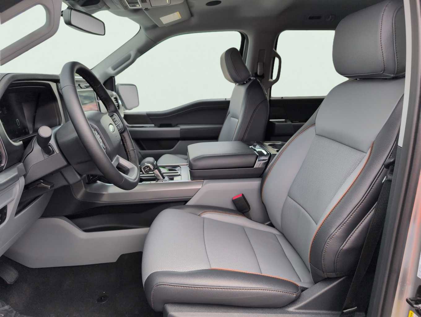 New 2025 Ford F150 Lariat w/ Equipment Group 502A High image 8