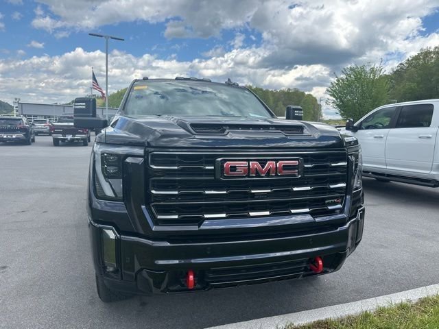 Used 2024 GMC Sierra 2500 AT4 w/ AT4 Preferred Package image 8