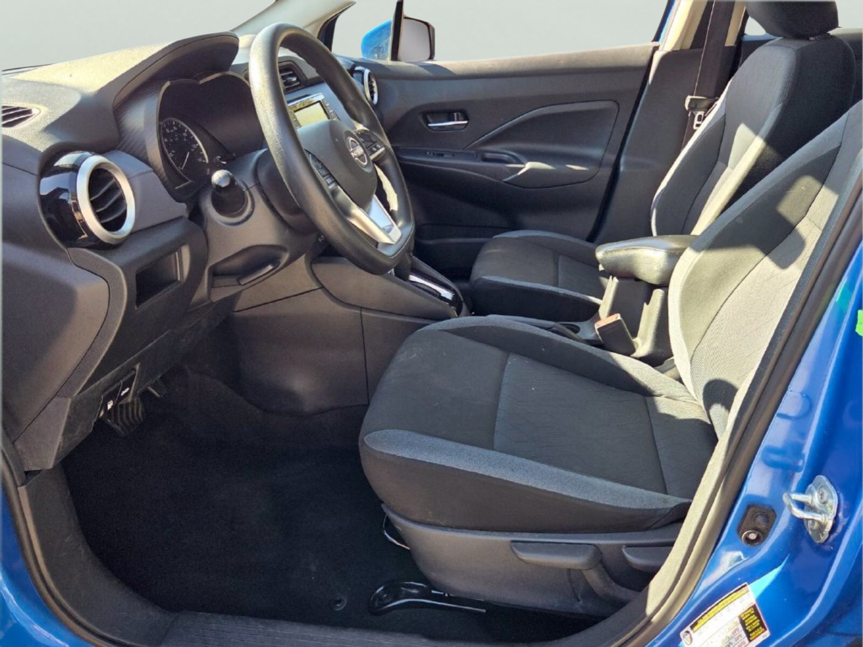 Used 2024 Nissan Versa SV FWD image 9