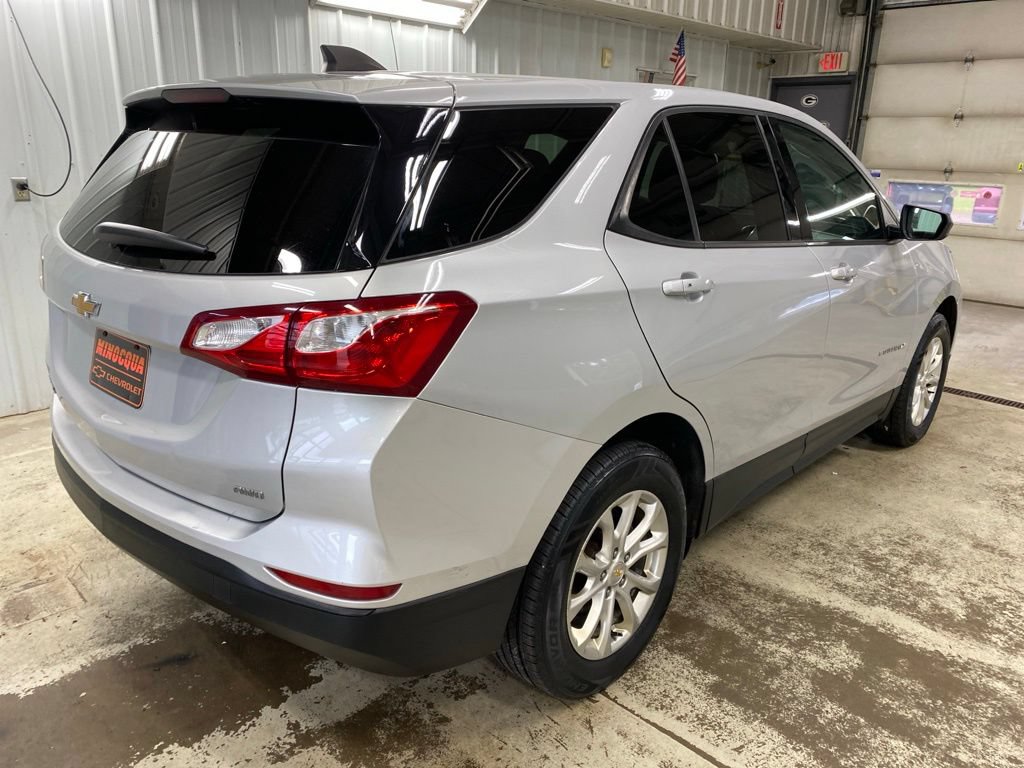Used 2019 Chevrolet Equinox LS w/ LS Convenience Package AWD/4WD image 8