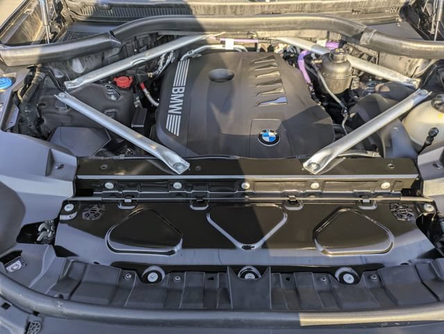Used 2024 BMW X7 xDrive40i w/ M Sport Package AWD/4WD image 36