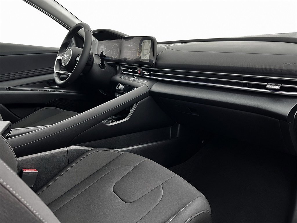 New 2025 Hyundai Elantra SEL w/ Cargo Package image 15