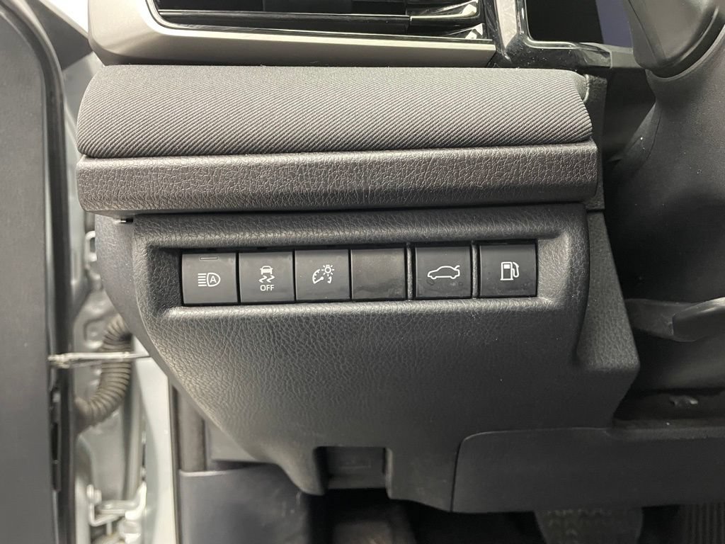 Used 2025 Toyota Camry LE FWD image 19