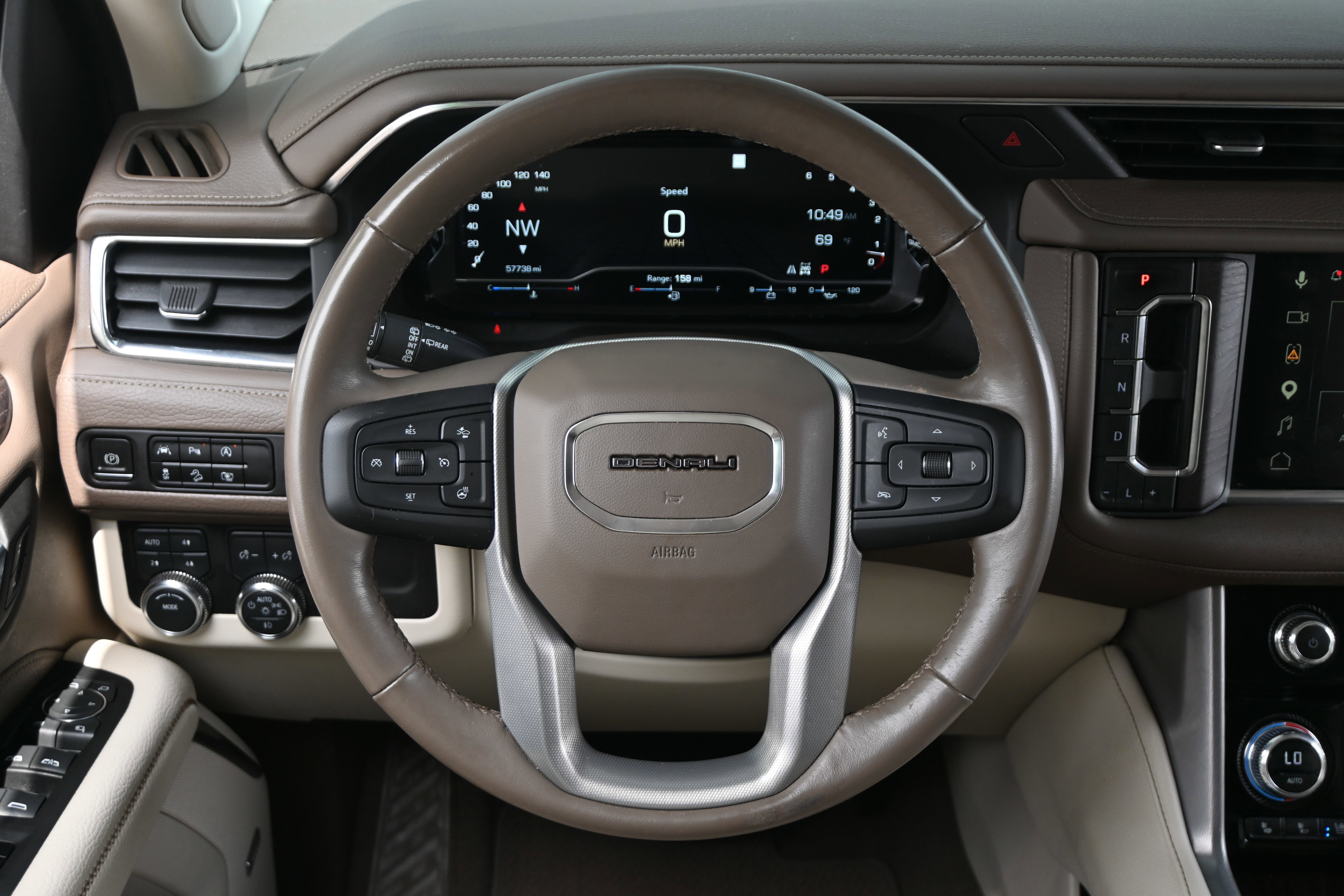 Used 2023 GMC Yukon Denali AWD/4WD image 17
