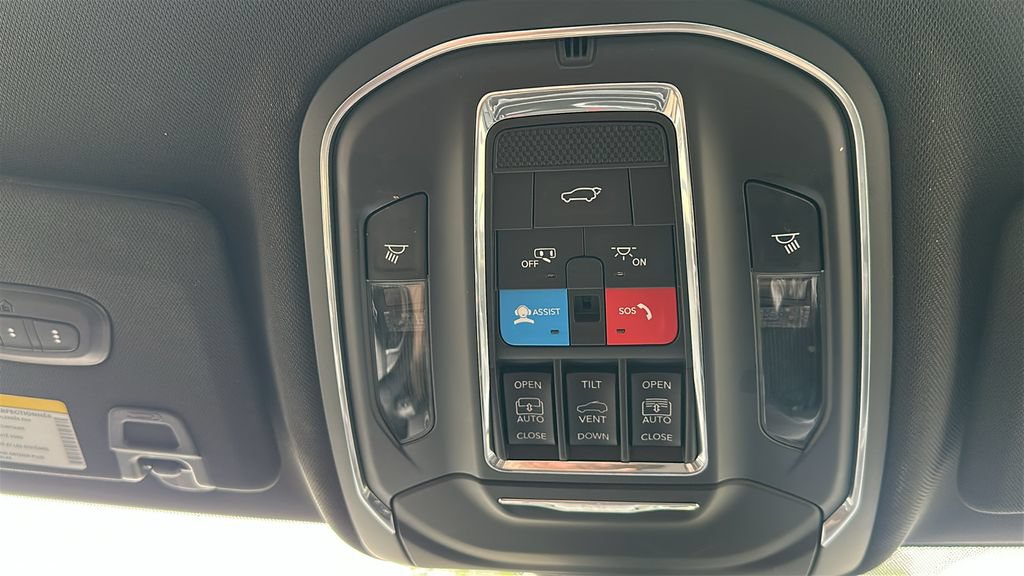Used 2024 Jeep Grand Cherokee Limited w/ Luxury Tech Group II AWD/4WD image 25
