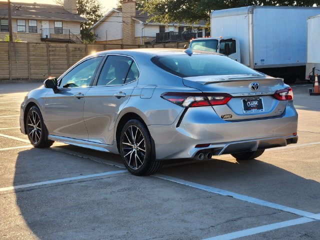 Used 2023 Toyota Camry SE FWD image 2