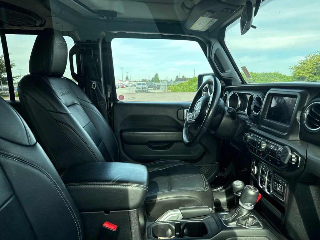 Used 2018 Jeep Wrangler Unlimited Sahara w/ Cold Weather Group AWD/4WD image 11