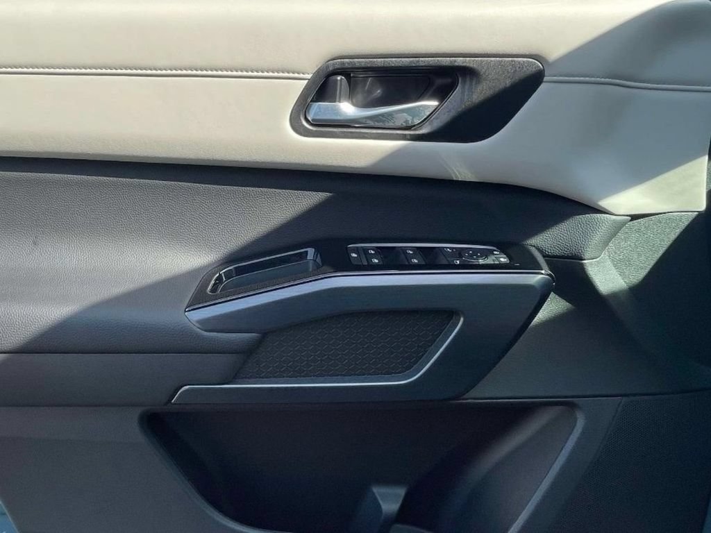 New 2026 Nissan Pathfinder SL FWD image 19