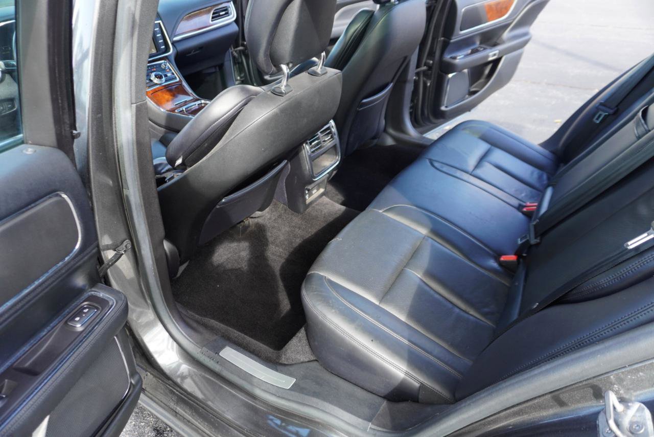 Used 2017 Lincoln Continental Select FWD image 23