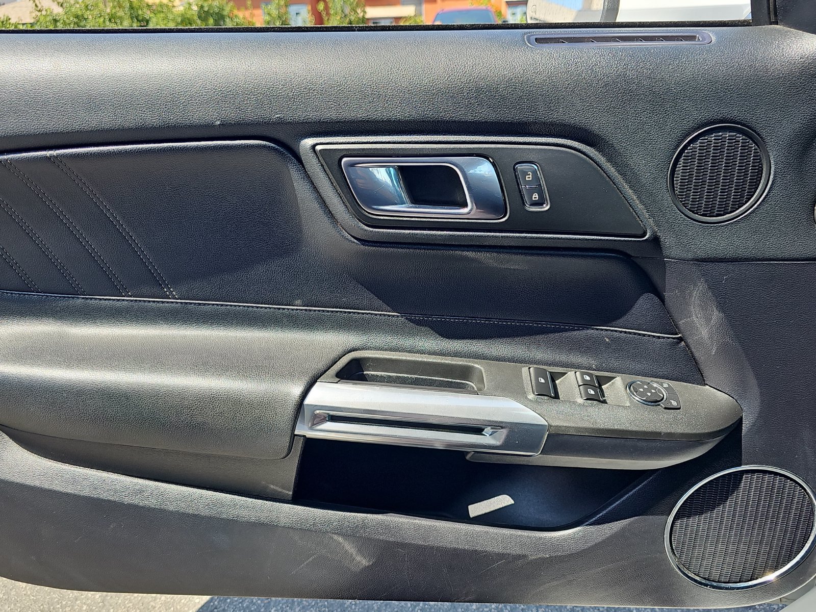 Used 2018 Ford Mustang Premium RWD image 25