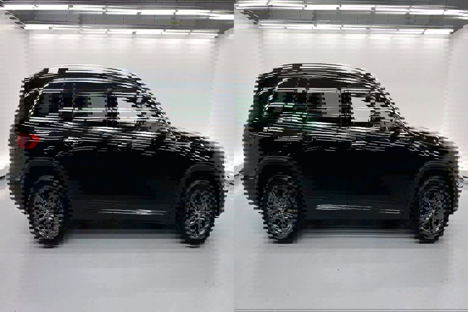 Used 2025 Mercedes-Benz GLB 250 image 6