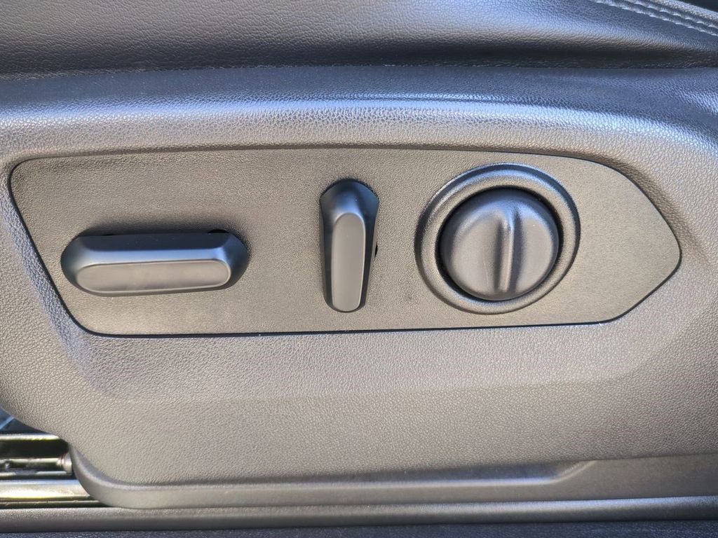 Used 2019 Chevrolet Silverado 1500 High Country w/ Technology Package image 20