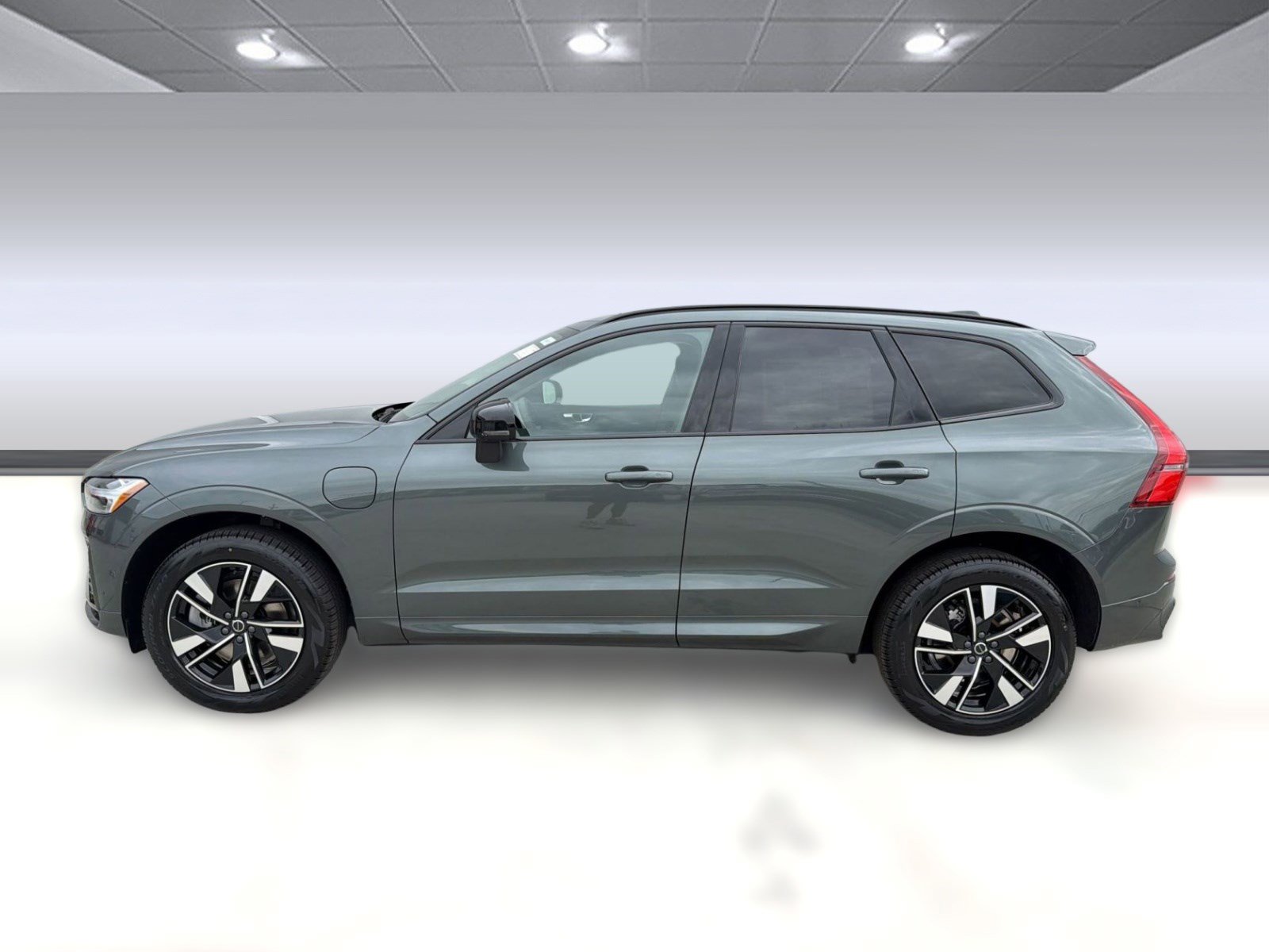 New 2026 Volvo XC60 T8 Plus w/ Climate Package AWD/4WD image 2