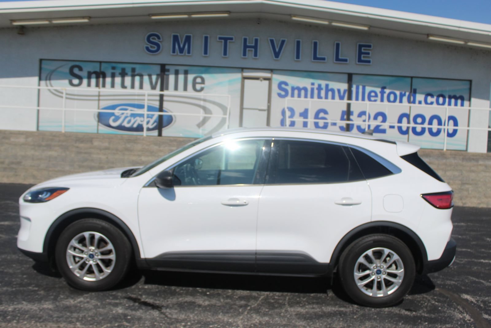Used 2022 Ford Escape SE FWD image 3
