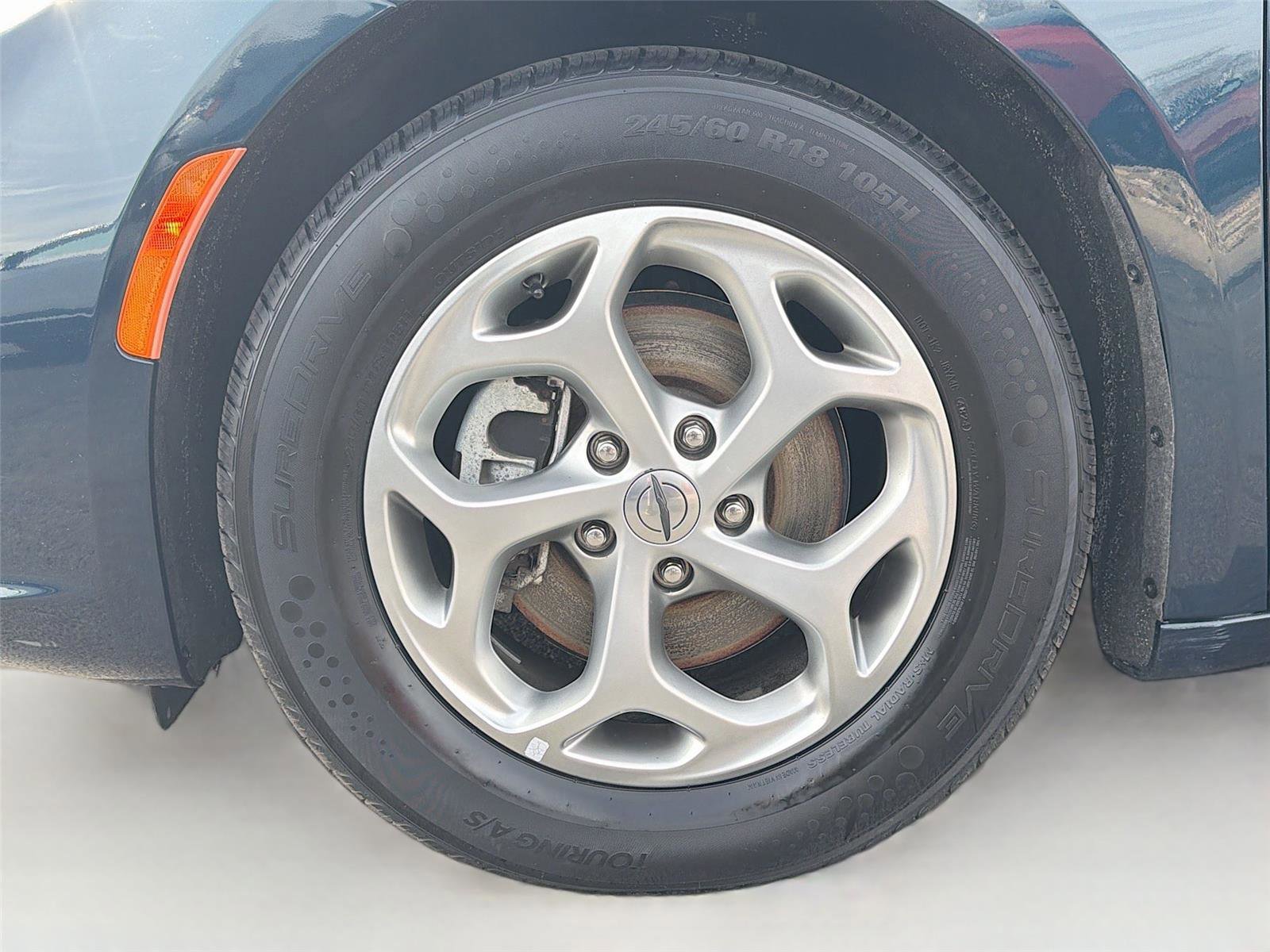 Used 2023 Chrysler Pacifica Limited image 33