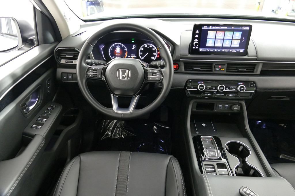 Used 2025 Honda Pilot Touring image 25