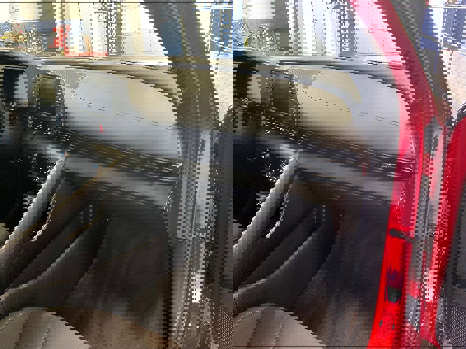 Certified 2025 Hyundai Elantra Sport image 26