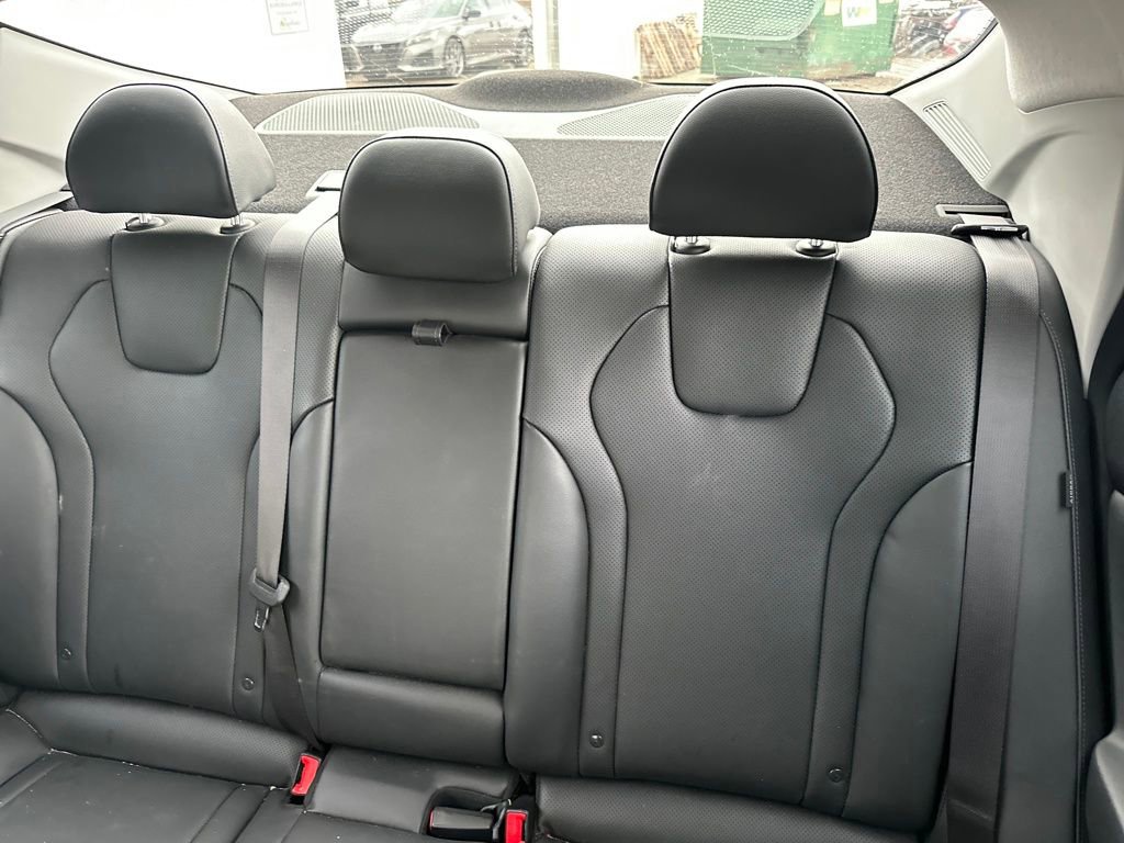 Used 2025 Hyundai Elantra Limited image 20