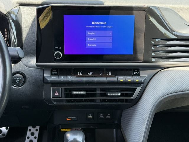 Used 2025 Toyota Camry SE FWD image 16