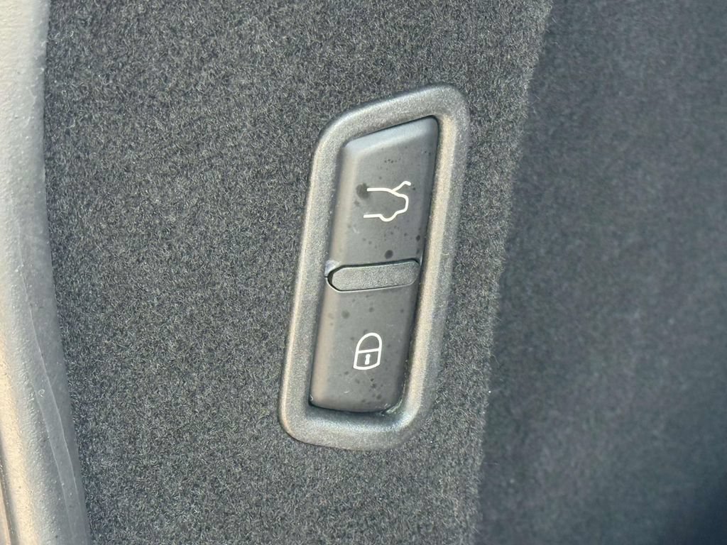 Used 2022 Maserati Levante Modena AWD/4WD image 9