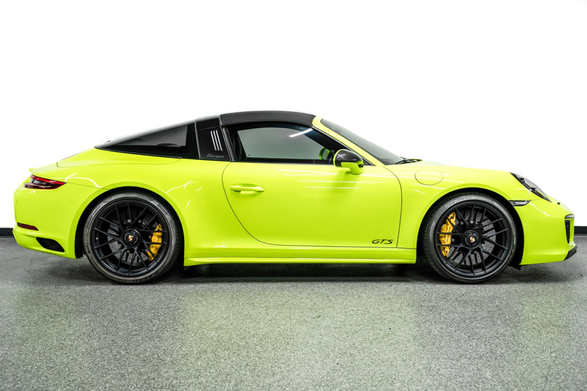 Used 2018 Porsche 911 Targa 4 GTS image 38