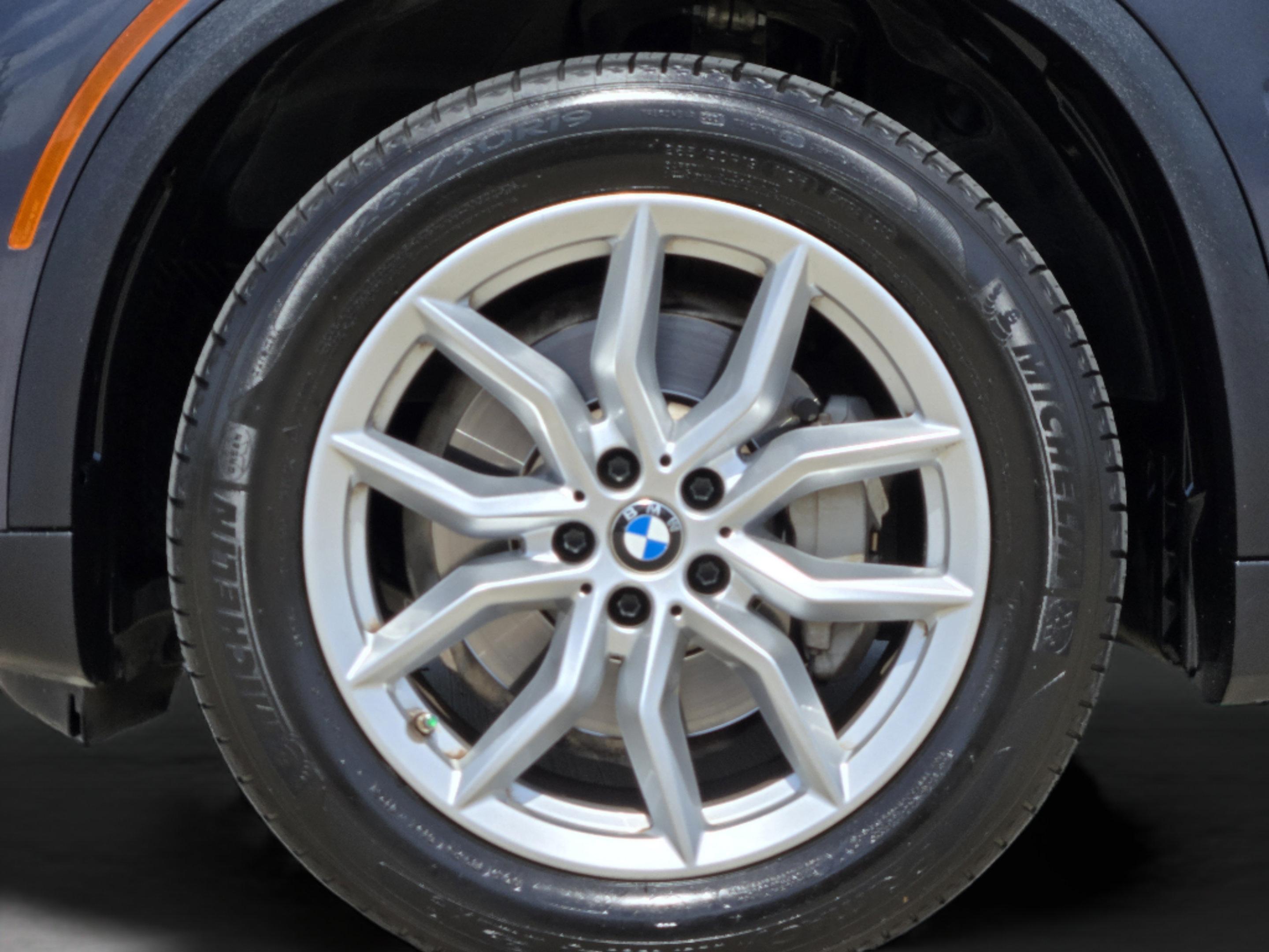 Used 2021 BMW X5 xDrive40i w/ Premium Package AWD/4WD image 35