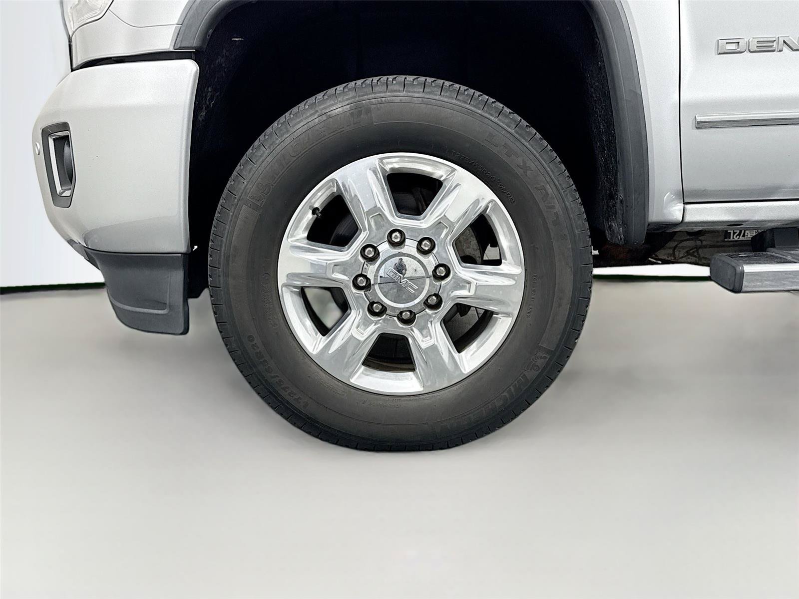 Used 2019 GMC Sierra 2500 Denali w/ Duramax Plus Package AWD/4WD image 12