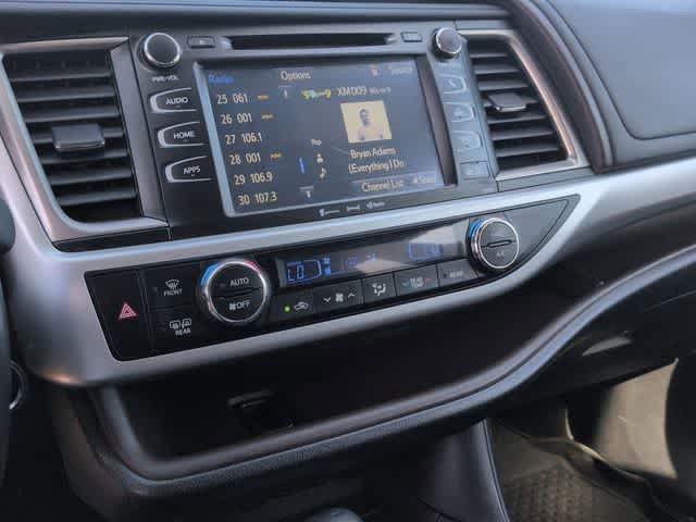 Used 2019 Toyota Highlander XLE image 28