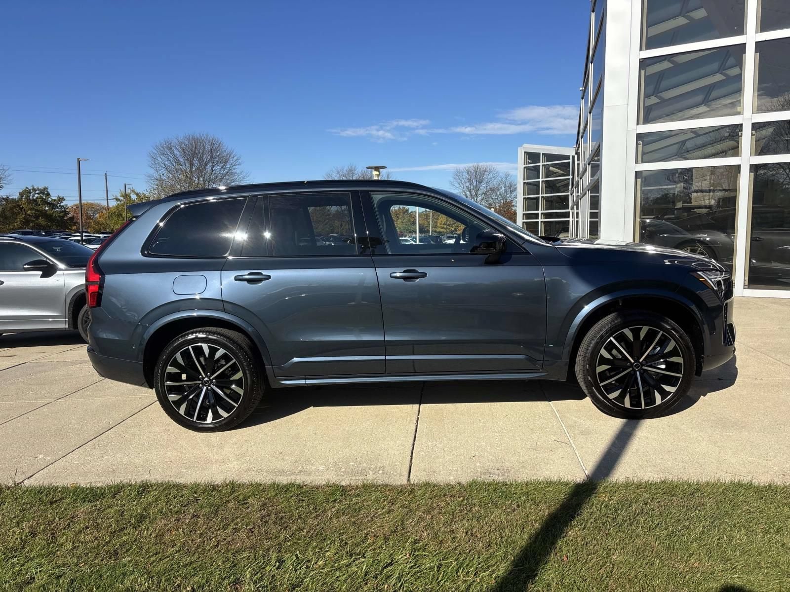 New 2026 Volvo XC90 B6 Ultra w/ Protection Package Premier AWD/4WD image 8