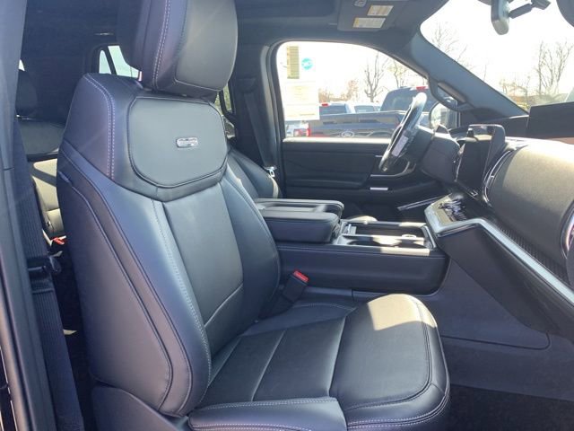 New 2026 Ford Expedition Platinum w/ Stealth Appearance Package image 17