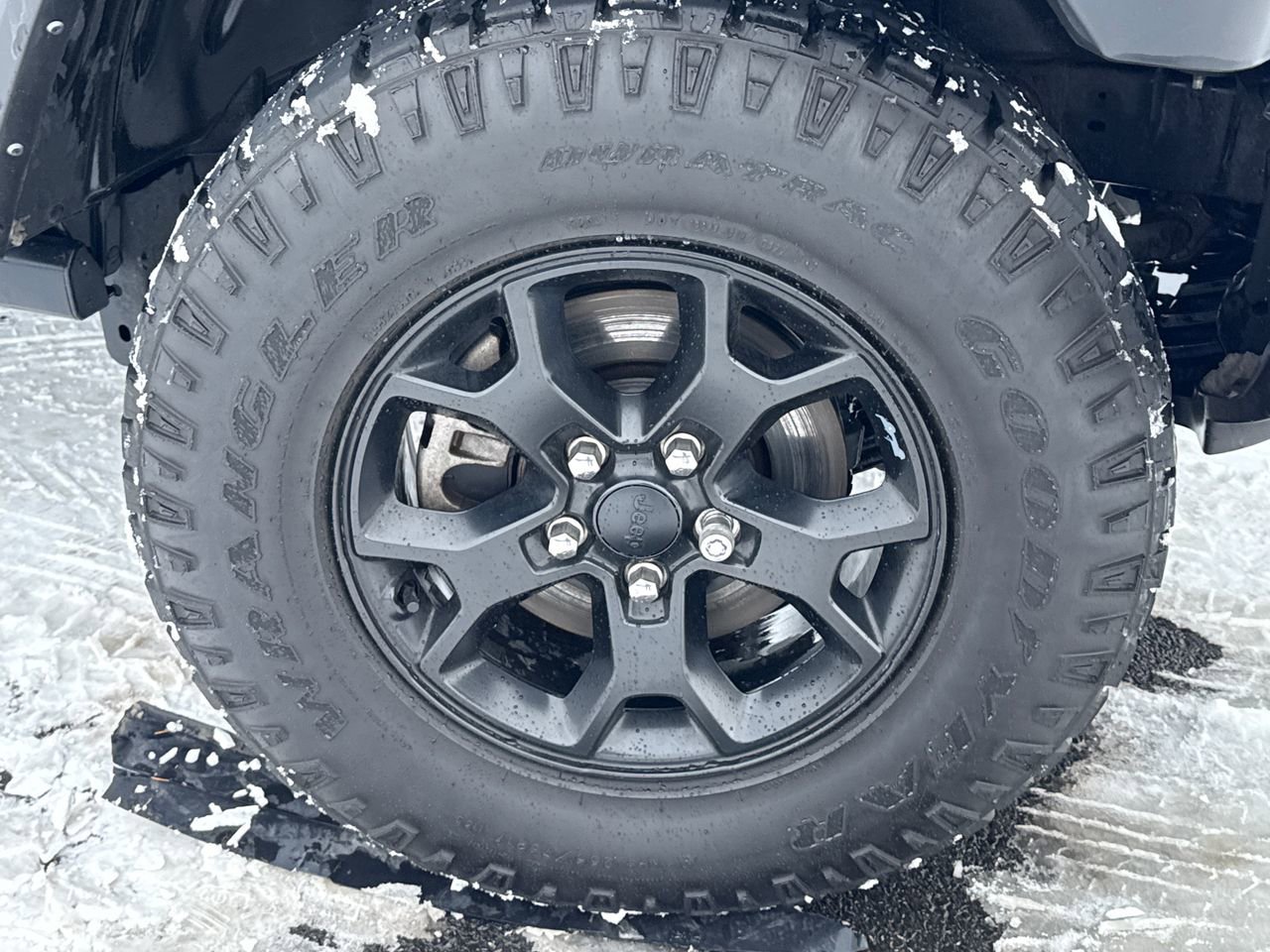 Used 2022 Jeep Wrangler Willys image 9