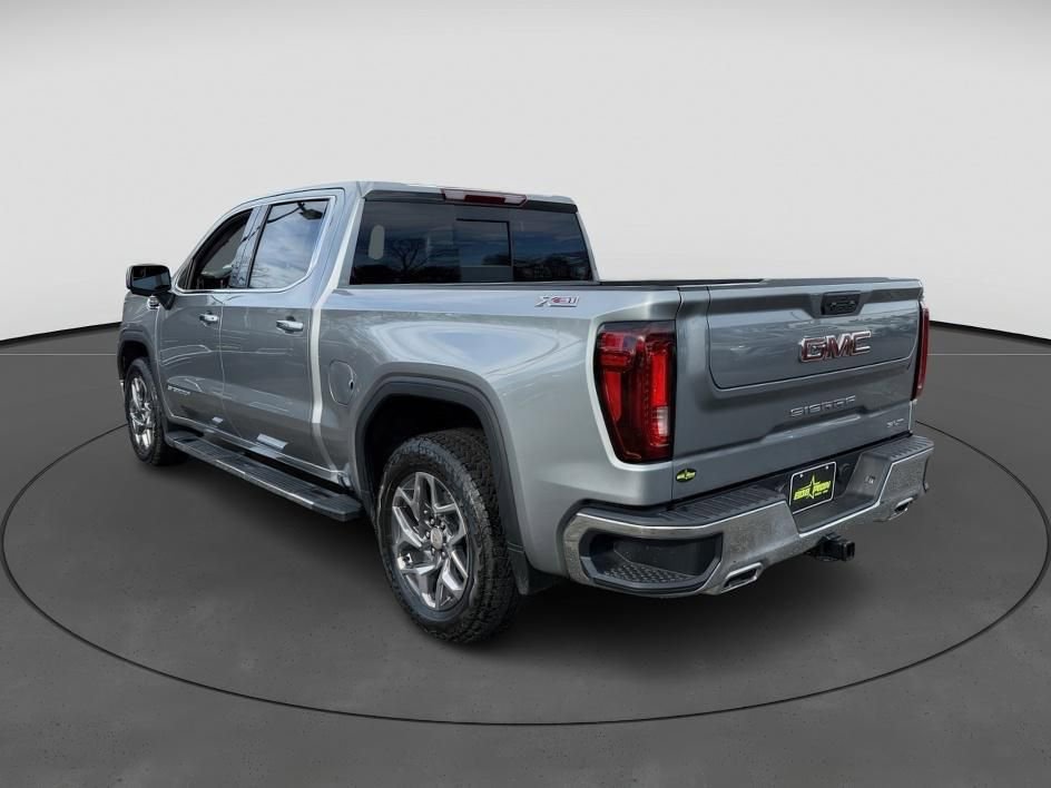 New 2026 GMC Sierra 1500 SLT w/ SLT Premium Package image 3