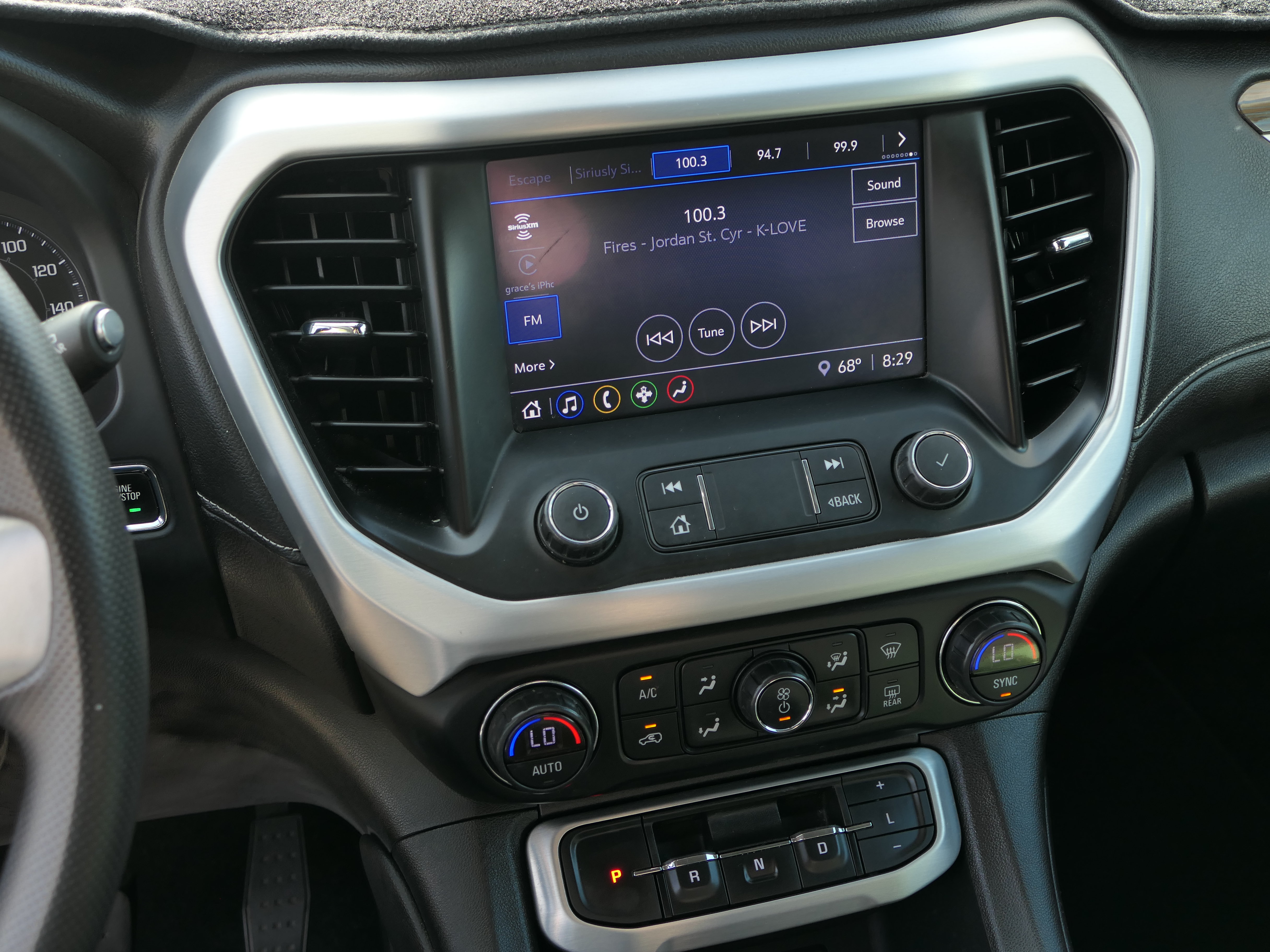 Used 2021 GMC Acadia SLE w/ Driver Convenience Package FWD image 19