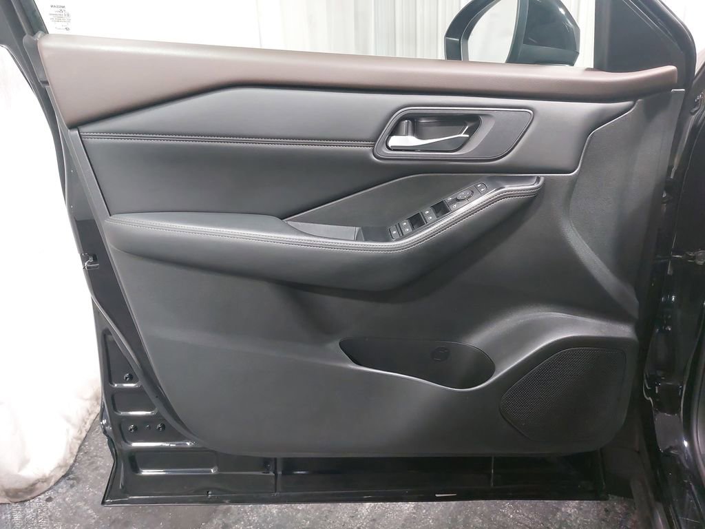 Certified 2023 Nissan Rogue SV w/ SV Premium B Package image 27