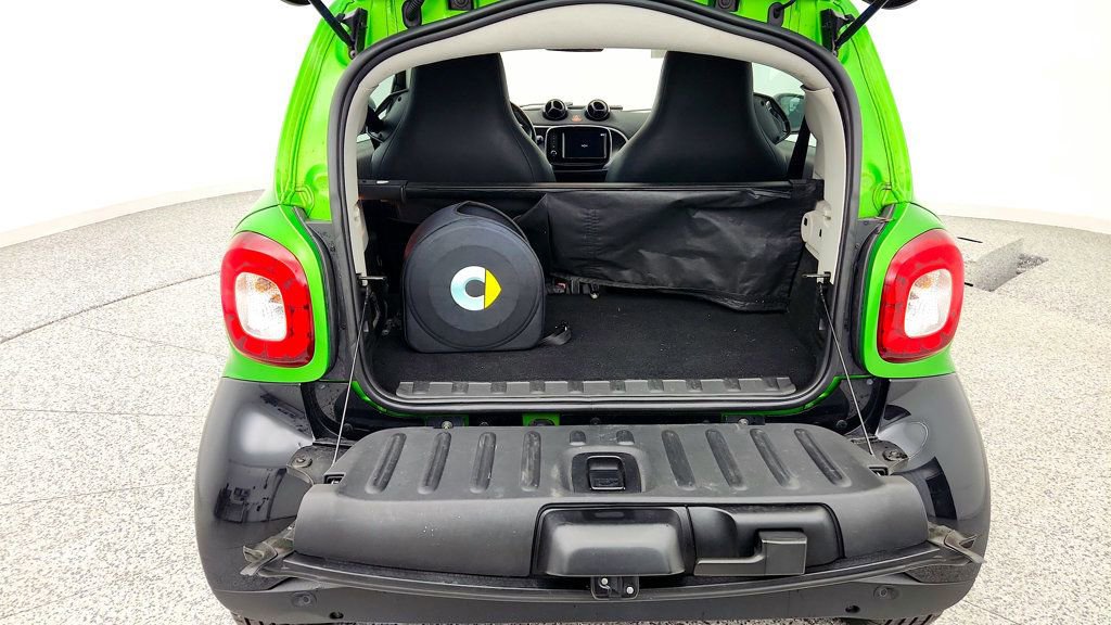 Used 2017 smart fortwo electric drive RWD image 20