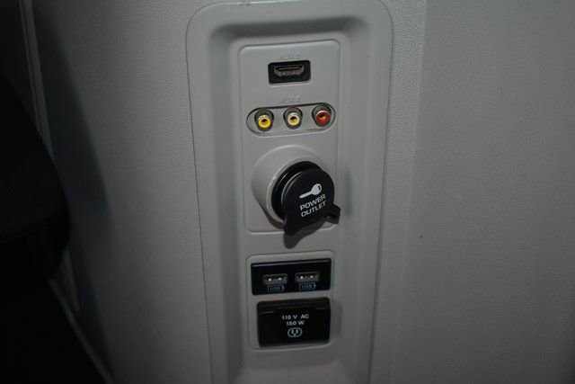 Used 2013 Dodge Grand Caravan SXT w/ Rear Park Assist Pkg image 41