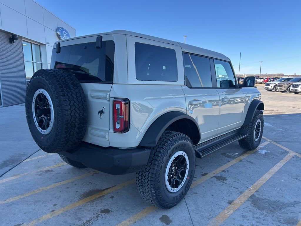 New 2025 Ford Bronco Outer Banks w/ Sasquatch Package image 3