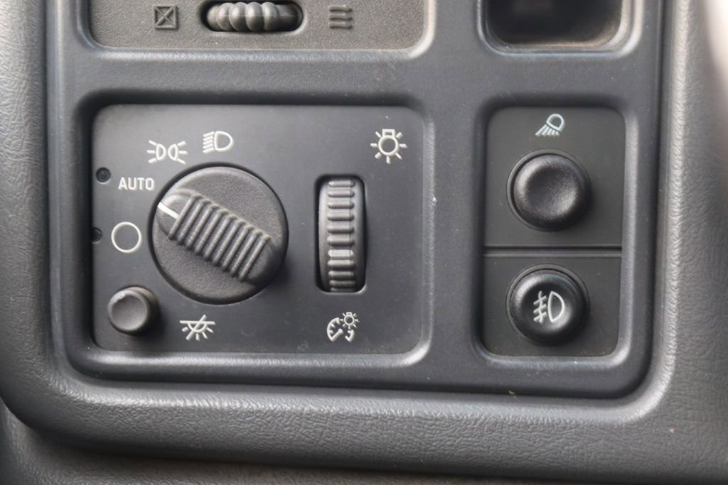 Used 2003 GMC Sierra 3500 SLE image 28