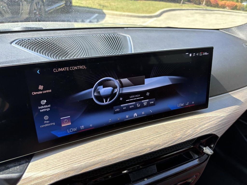 Certified 2025 BMW 330i xDrive Sedan image 20