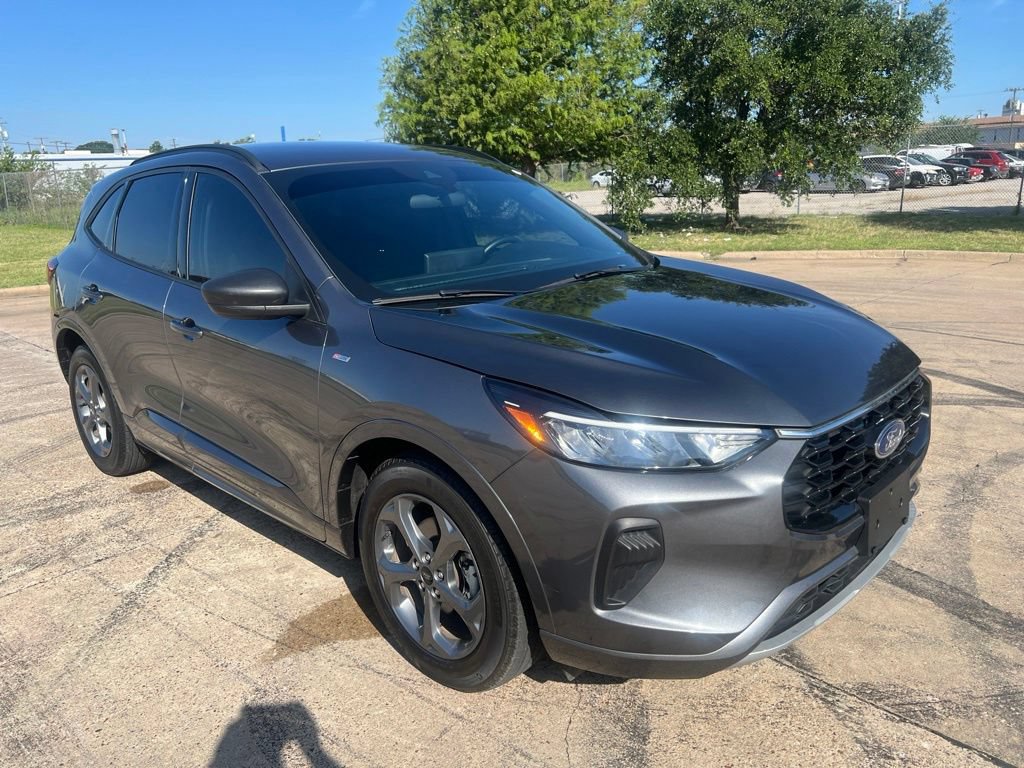 Used 2023 Ford Escape ST-Line w/ Tech Pack #1 FWD image 17