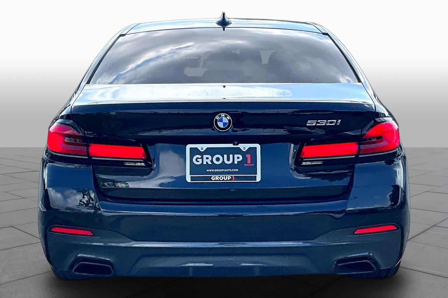 Used 2022 BMW 530i w/ M Sport Package RWD image 5